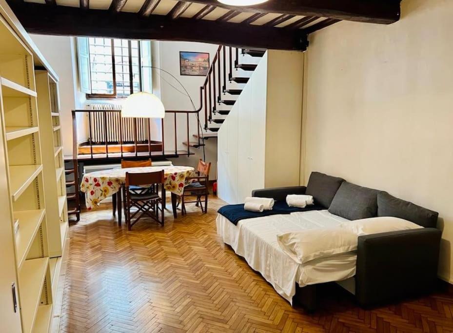 Ponte Vecchio Cozy Oltrarno Apartment Флоренция Экстерьер фото